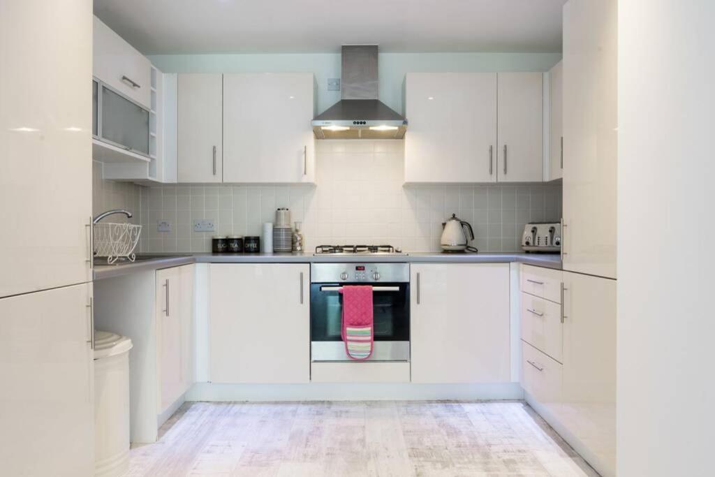 Quayside Apartment Poole Eksteriør bilde